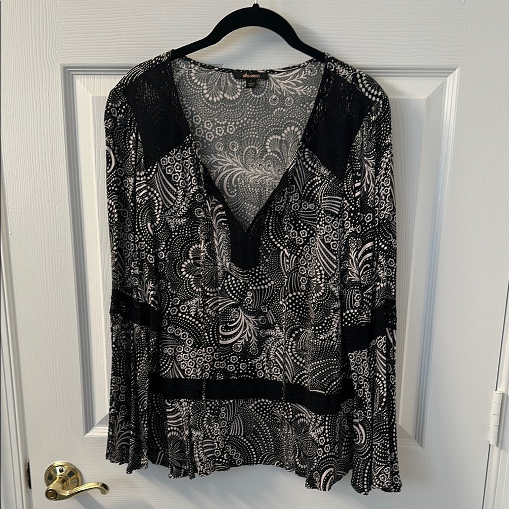 Black and White Blouse With Lace Insets Long Sleeve Size Large by Ella Moss